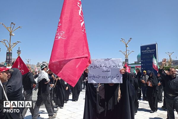 مشهد در سوگ؛ بدرقه باشکوه رهبر شهید انقلاب در جوار بارگاه رضوی/۲