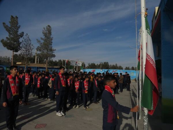 قاب پانا خاتم از شادی و نشاط دانش‌آموزان 