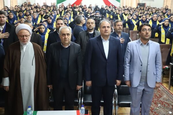 زنگ انقلاب در مدرسه خدیجه کبری ناحیه یک تبریز با حضور استاندار 