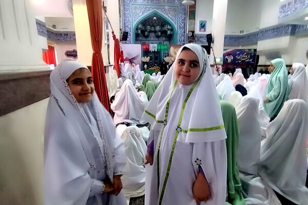 آیین جشن تکلیف دانش‌آموزان دختر شهرستان پردیس در فضایی معنوی و باشکوه