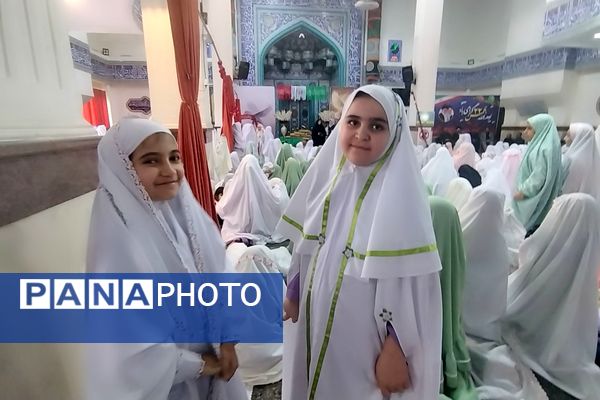 آیین جشن تکلیف دانش‌آموزان دختر شهرستان پردیس در فضایی معنوی و باشکوه