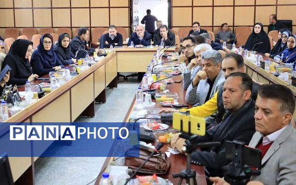 نشست صمیمی فرماندار شهریار با اصحاب رسانه و فعالان فضای مجازی