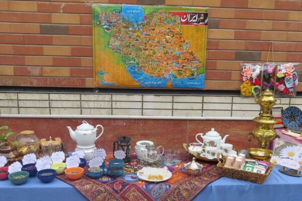 مراسم هفته پژوهش در دبیرستان بانو عفت آهنگری شهرری
