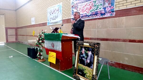 مراسم سالگرد پیروزی انقلاب اسلامی در مدرسه نخبگان عشایر یاسوج