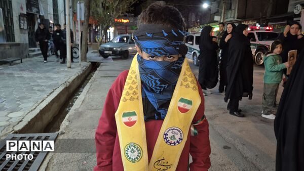 طنین رجزهای دانش‌آموزان پیشتاز در همایش شبانه‌ فارسان