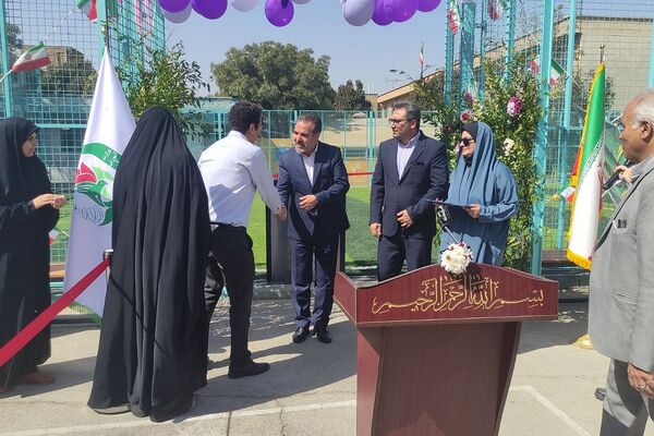 برگزاری مراسم افتتاحیه زمین چمن مصنوعی در دبیرستان شاهد علامه طباطبایی ناحیه دو شهرری 