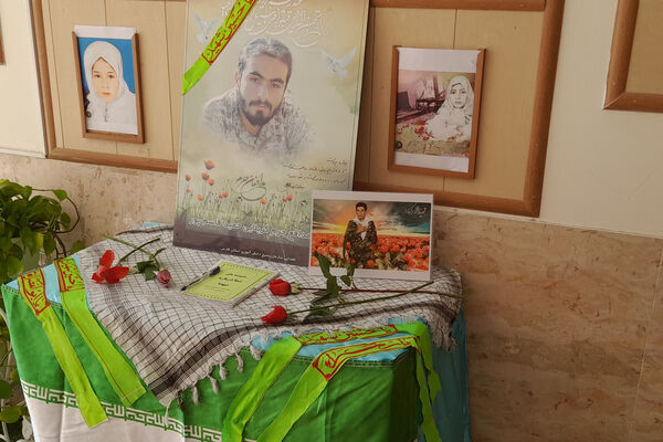 برگزاری محفل انس با قرآن در دبستان دخترانه شاهد صمیمی شهرستان آباده