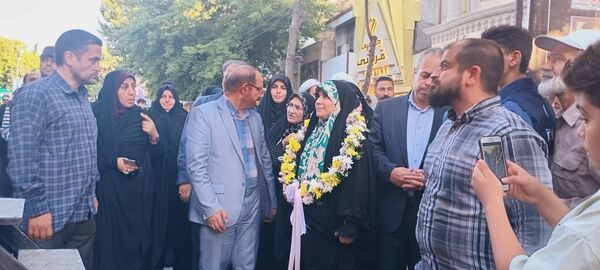 جلوه‌هایی از اجتماع مردم بجنورد در تجلیل از بانوی شجاع رسانه ملی