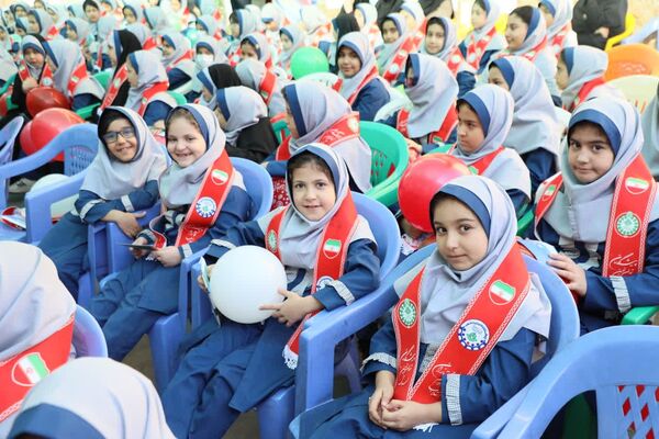 برگزاری مشترک جشن عاطفه‌ها در همدان با مشارکت کمیته امداد و سازمان دانش‌آموزی