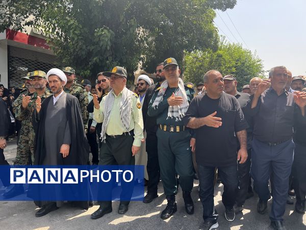 تشییع پیکر شهید ایمان وحیدی در آشخانه