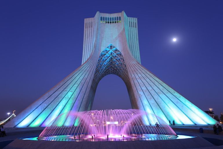 رشد 60 درصدی بازدید روزانه برج آزادی در نوروز 1403