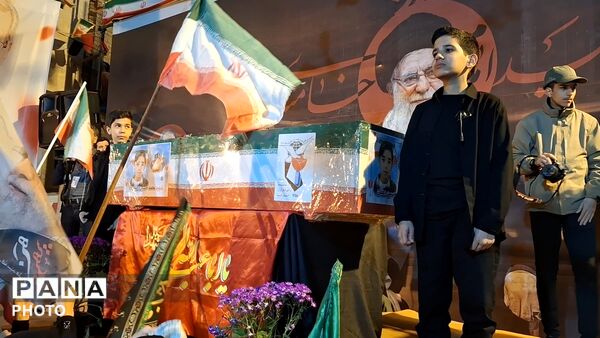 آیین وداع با پیکر دانش آموز شهید محمد حسین دهقان در قم