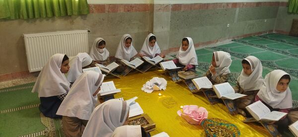 محافل انس با قرآن همزمان با ایام ماه مبارک رمضان در مدارس پردیس 