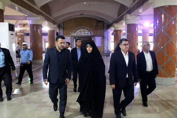تجدید میثاق مدیرکل امور شاهد و ایثارگران وزارت آموزش و پرورش از شهدا در بوشهر