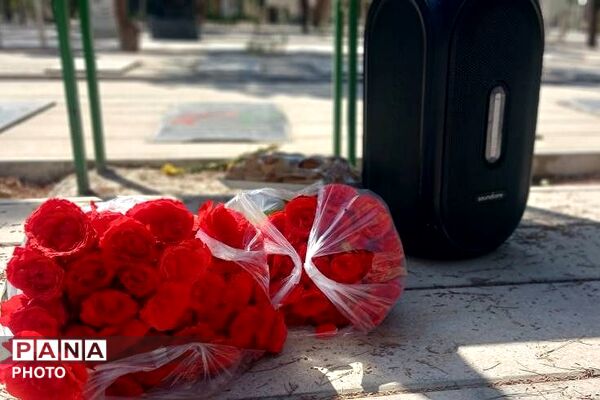 دانش‌آموزان اسلامشهر در گلزار شهدا بهشت‌زهرا 