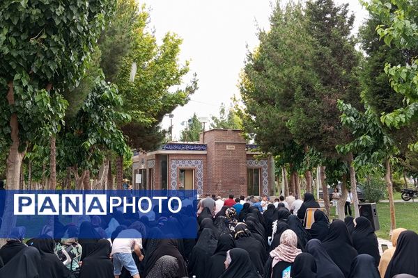 محفل پر فیض دعای عرفه در گلزار شهدا نصیرشهر