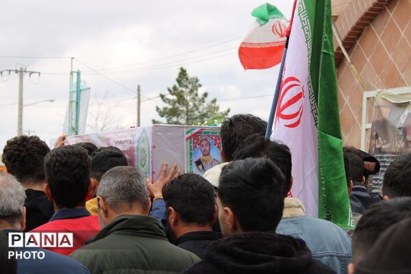 وداع با پیکر مطهر شهید فرشاد بنام در گلزار شهدا نیشابور 