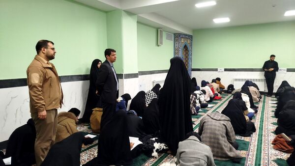 آزمون کتبی مسابقات قرآن و عترت دانش آموزان دخترانه  متوسطه 