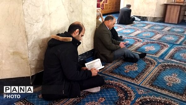 محفل انس باقرآن به یاد شهید آیت الله خامنه ای در نیشابور 