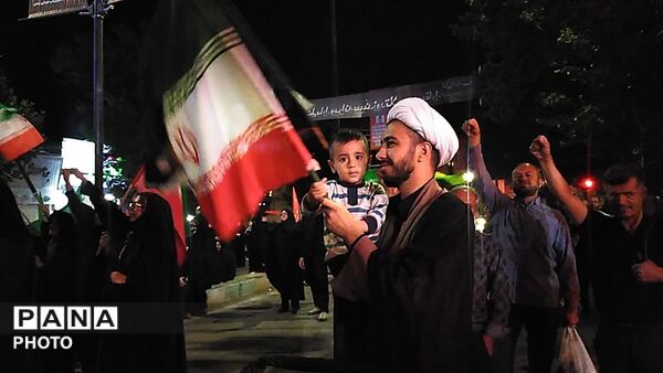 آیین عزاداری و نماز استغاثه به یاد رهبر امت اسلام در حسینیه امام خمینی 