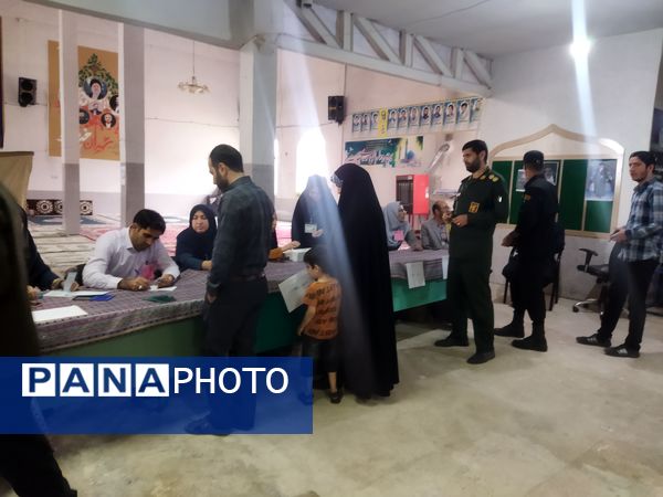 انتخابات چهاردهمین دوره ریاست‌جمهوری در مسجد جامع شهر