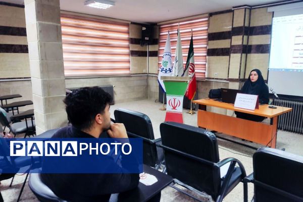 کارگاه آموزشی یاریگران زندگی ویژه مشاوران در فیروزکوه