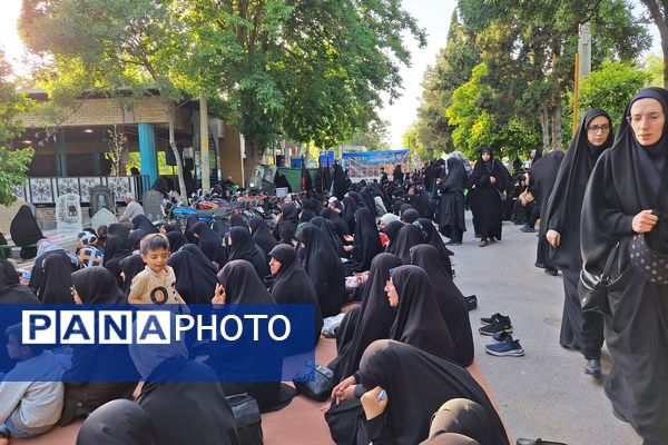 برگزاری یادواره شهدا در گلزار شهدای شیراز