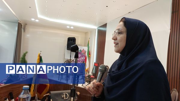 تجلیل از کارمندان بیمارستان شهدا لردگان در هفته‌ دولت