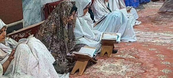 اعتکاف غوطه ور شدن در دریای روشن امید