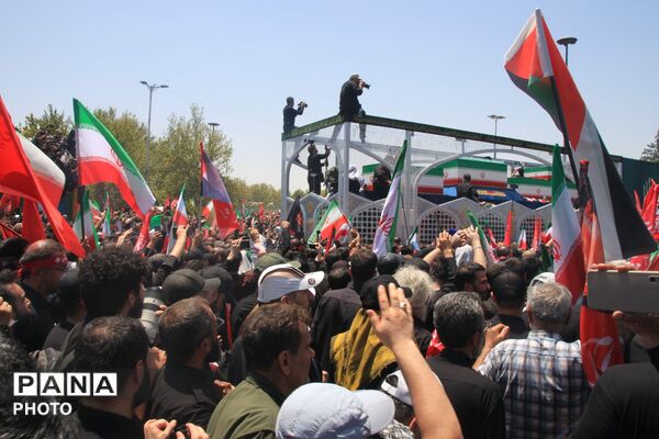 روایت عشق و وفاداری در بدرقه شهدا