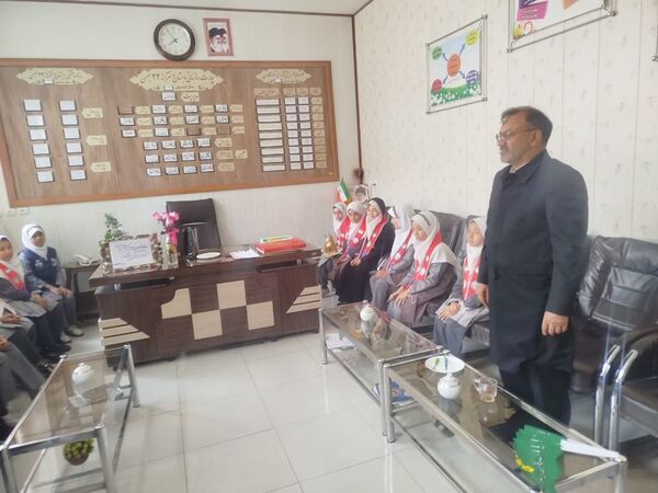 حضور خادمین  آستان قدس رضوی در دبستان ۲۲ بهمن ناحیه ۵ مشهد
