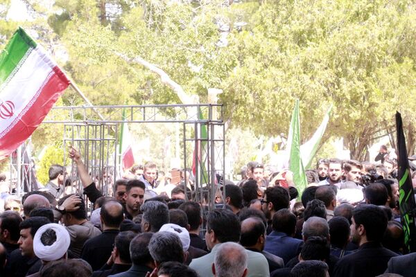 خاکسپاری پیکر پاک  سردار سرافراز اسلام شهید محمد کاظمی و شهدای جنگ تحمیلی در مشهد