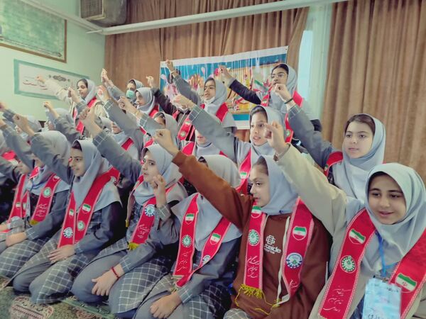 بزرگداشت سالروز شهادت سردار سلیمانی در دبستان بنیاد ۱۵ خرداد ابرکوه