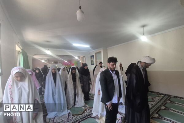 شروع سال تحصیلی همراه با اقامه نماز جماعت در مدارس