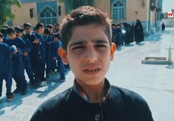 عرض ارادت دانش آموزان ابتدایی ناحیه یک قم به آستان مقدس امامزاده سید علی(ع) 