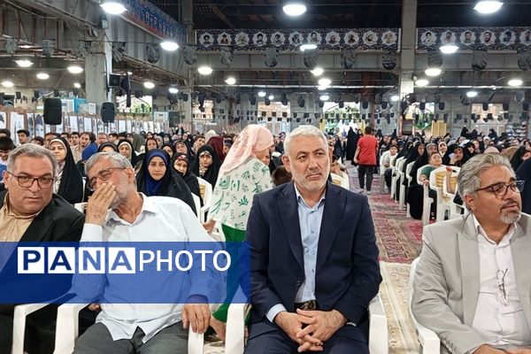 همایش خانوادگی زیر سقف آرامش در مصلی نسیم‌شهر