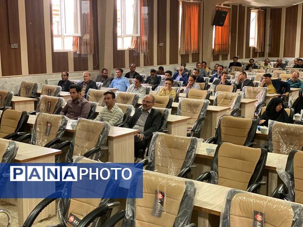 همایش مدیران مدارس شهرستان مه‌ولات در آستانه هفته بزرگداشت مقام والای معلم