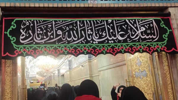 پیاده روی پرشور اربعین حسینی از جاده نجف تا کربلا