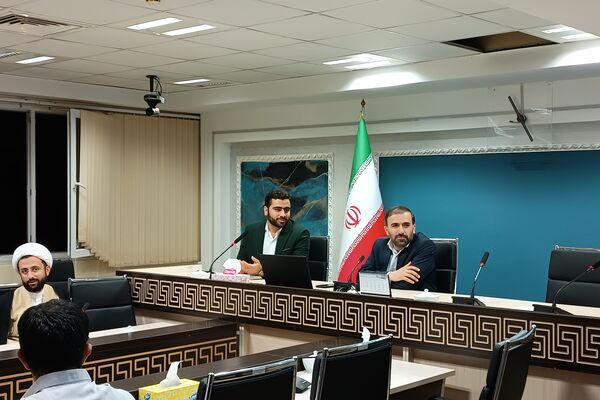 نشست رئیس انجمن اسلامی کل کشور با مسئولان انجمن‌های اسلامی استان کرمانشاه 