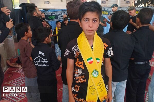 شور حسینی نوجوانان پیشتاز ارسنجانی در سوگواره «احلی من العسل»