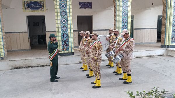 غبارروبی مزار شهدا توسط مسئولین شهرستان نیشابور انجام شد 