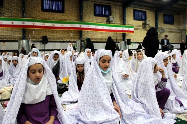 جشن تکلیف دانش‌آموزن دختر در گچساران