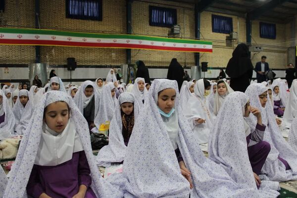 جشن تکلیف دانش‌آموزن دختر در گچساران