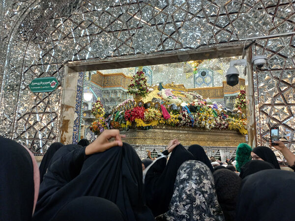 جشن تکلیف دختران و گرامیداشت دهه کرامت در قم