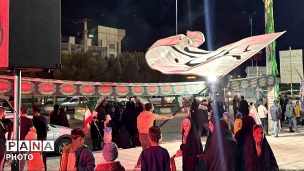 حضور حماسی مردم مهریز پای کار انقلاب اسلامی