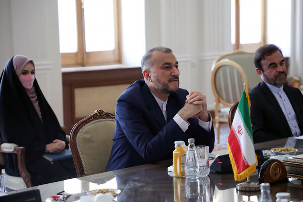 دیپلمات شهید