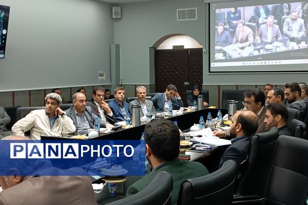 برگزاری نشست ستاد راهبری نماد و بازدید از مدارس