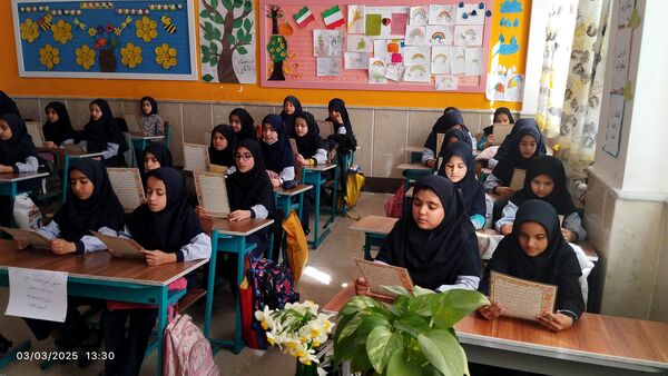 محفل انس با قرآن کریم در دبستان سردار سلیمانی بیرجند