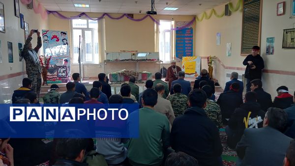 وداع دانش‌آموزان مراغه با شهید گمنام