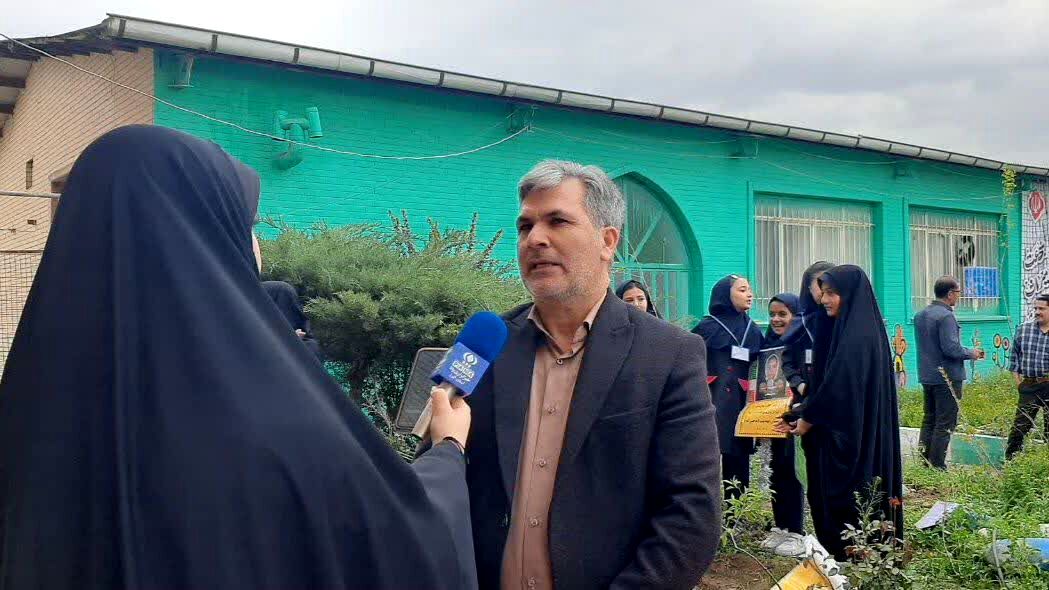 دانش‌آموزان سفیران سلامت در پویش کاشت نهال هستند